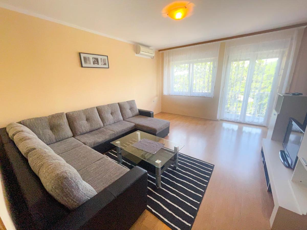 Apartmani Combaj Jadranovo Exterior foto