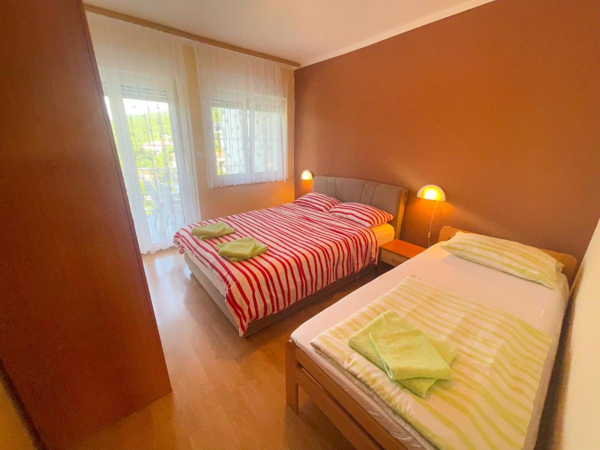 Apartmani Combaj Jadranovo Exterior foto