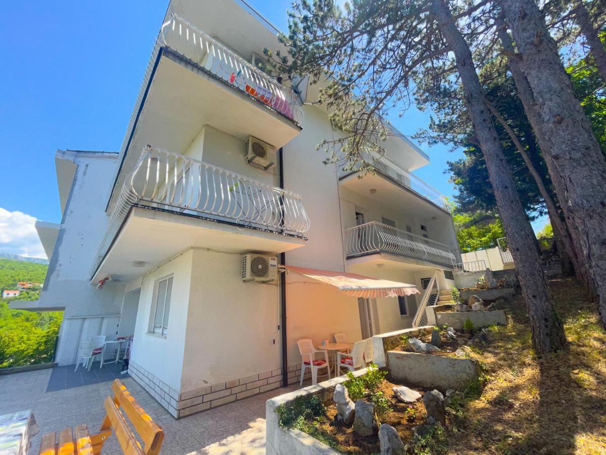 Apartmani Combaj Jadranovo Exterior foto